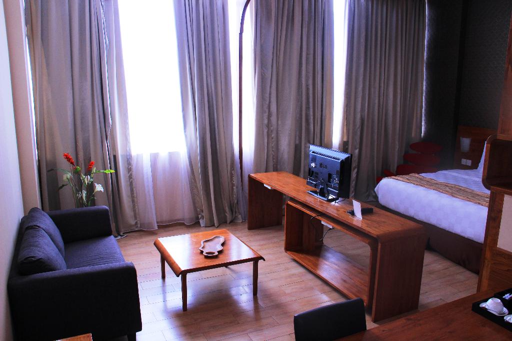 Hariston Hotel and Suites