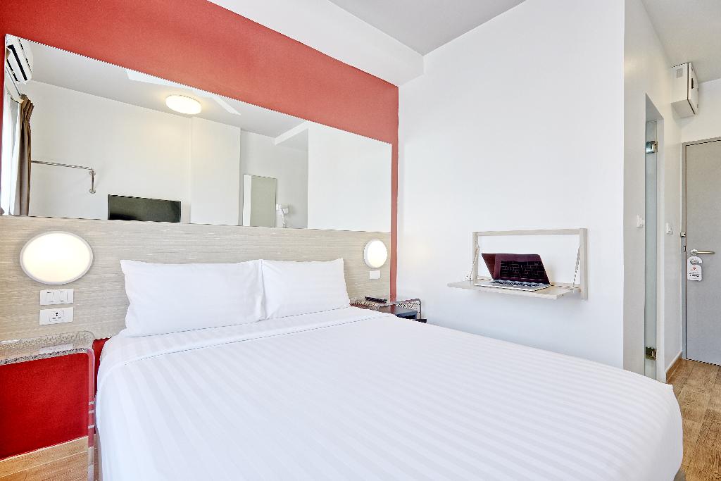 Easy Planet Phuket Patong