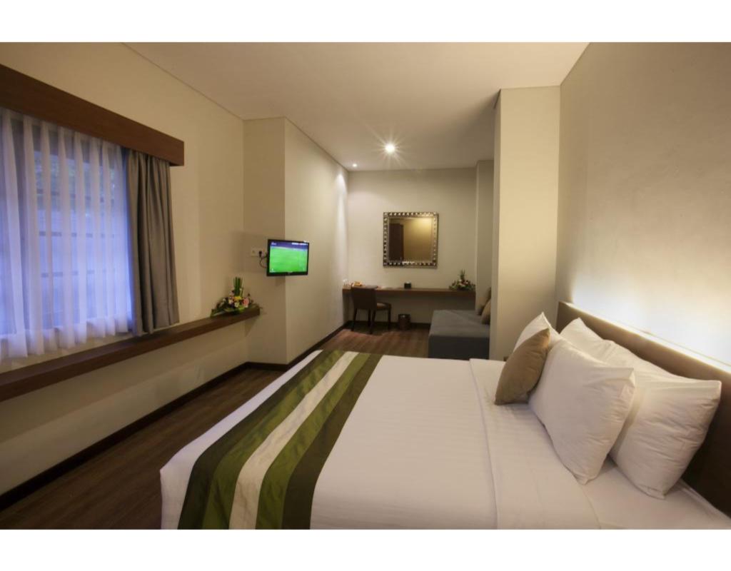 Grand Whiz Hotel Nusa Dua