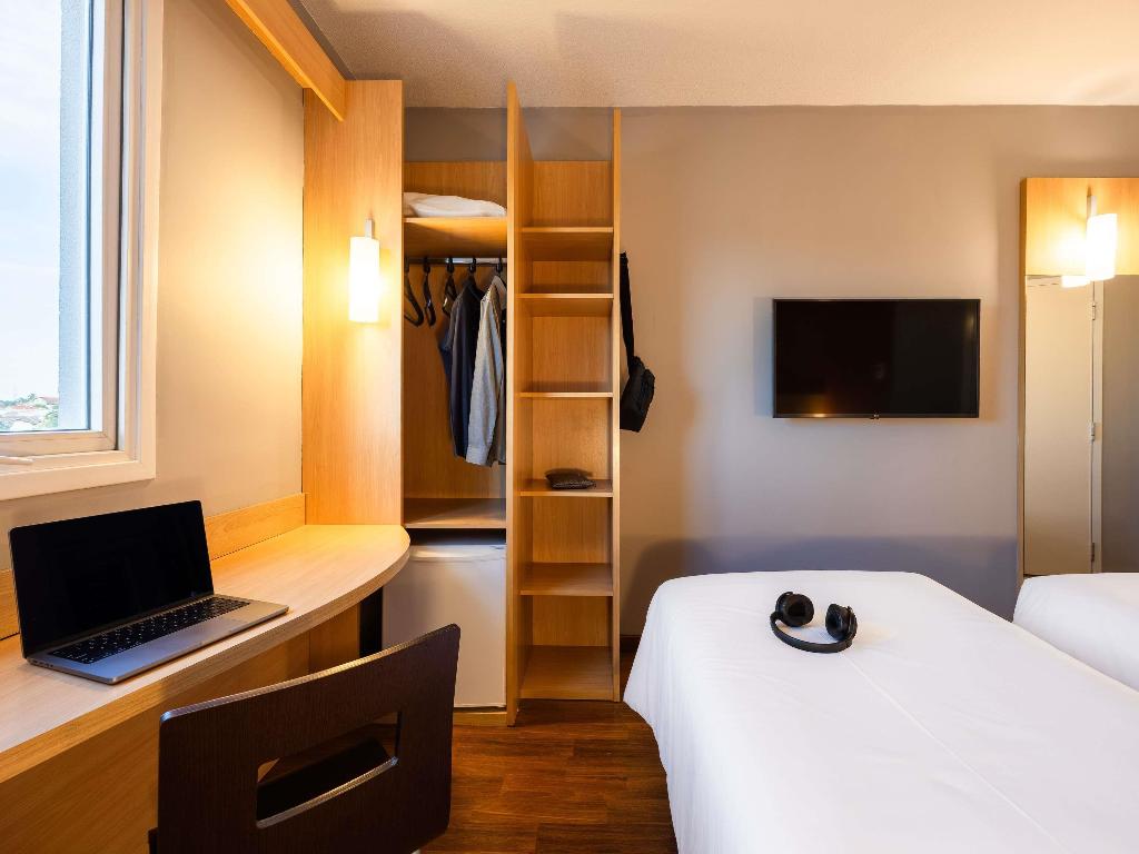 hotel-thumb