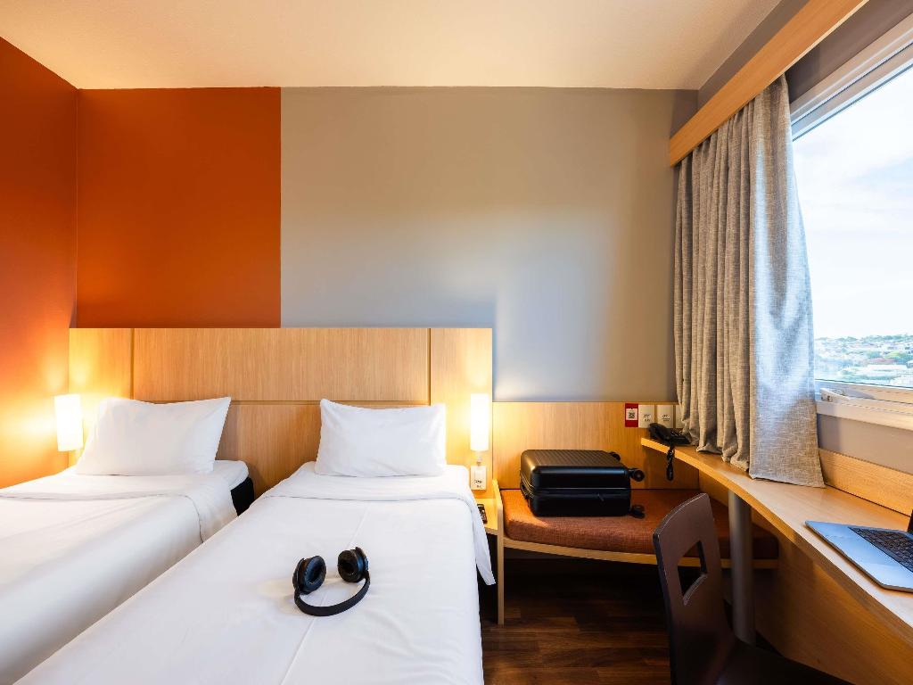 hotel-thumb