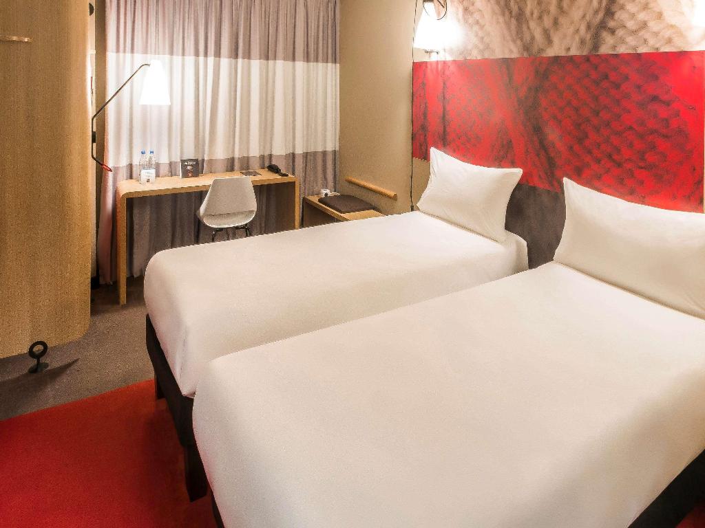 ibis Caen Porte de Bretagne