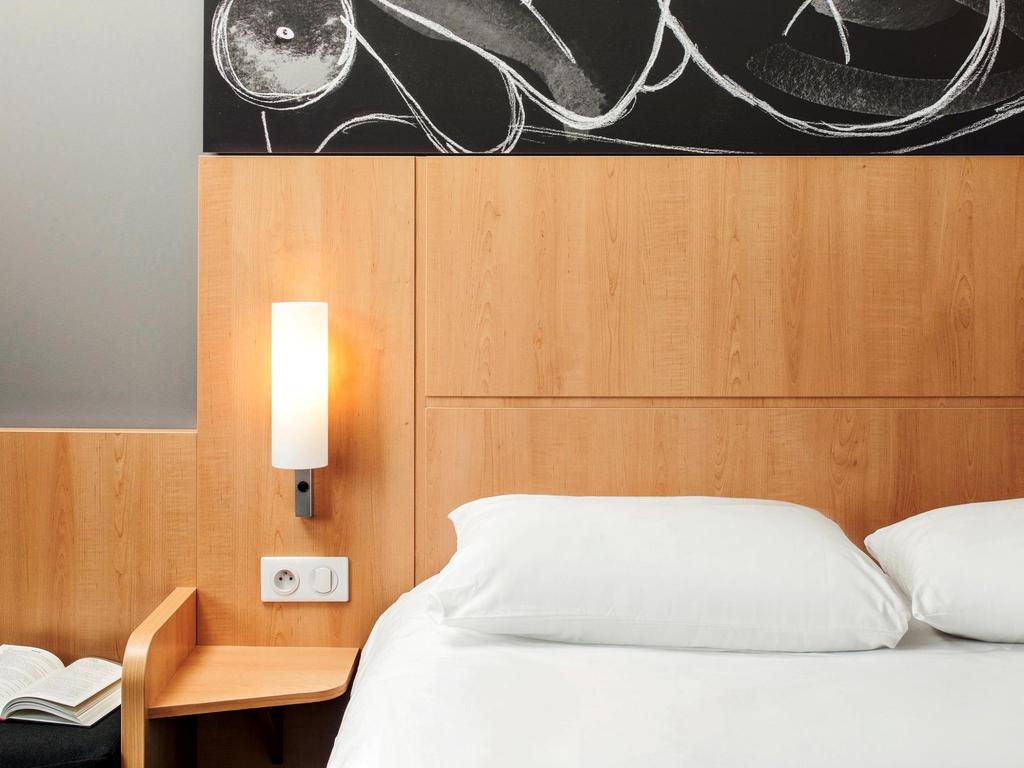 ibis Montceau-les-Mines