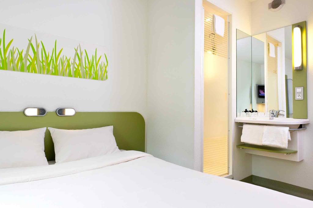 Ibis Budget Courbevoie Paris La Defense 1