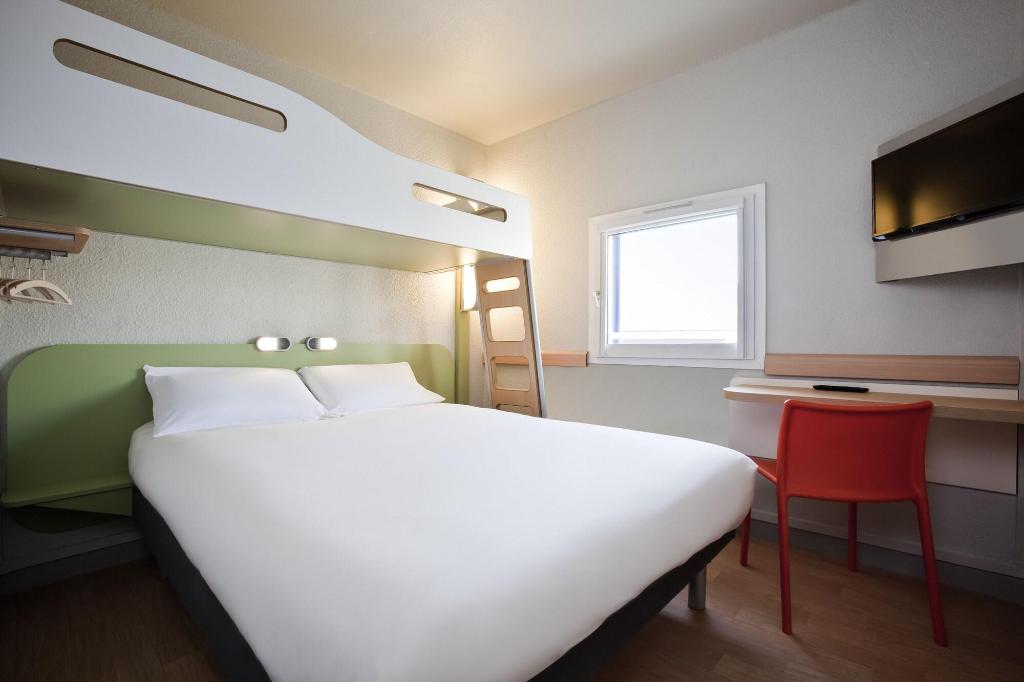ibis budget Pontault Combault RN4 Marne la Vallée