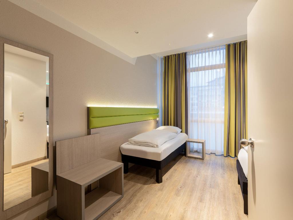 hotel-thumb