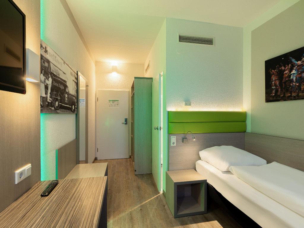 hotel-thumb