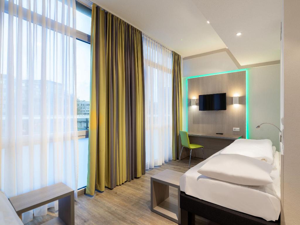 hotel-thumb