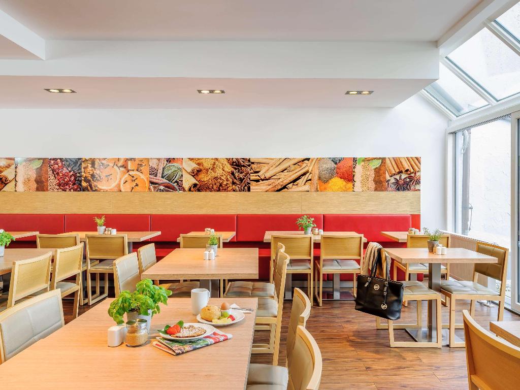Hotel B&B HOTEL München Schwabing, Deutschland, München. Großes 40
