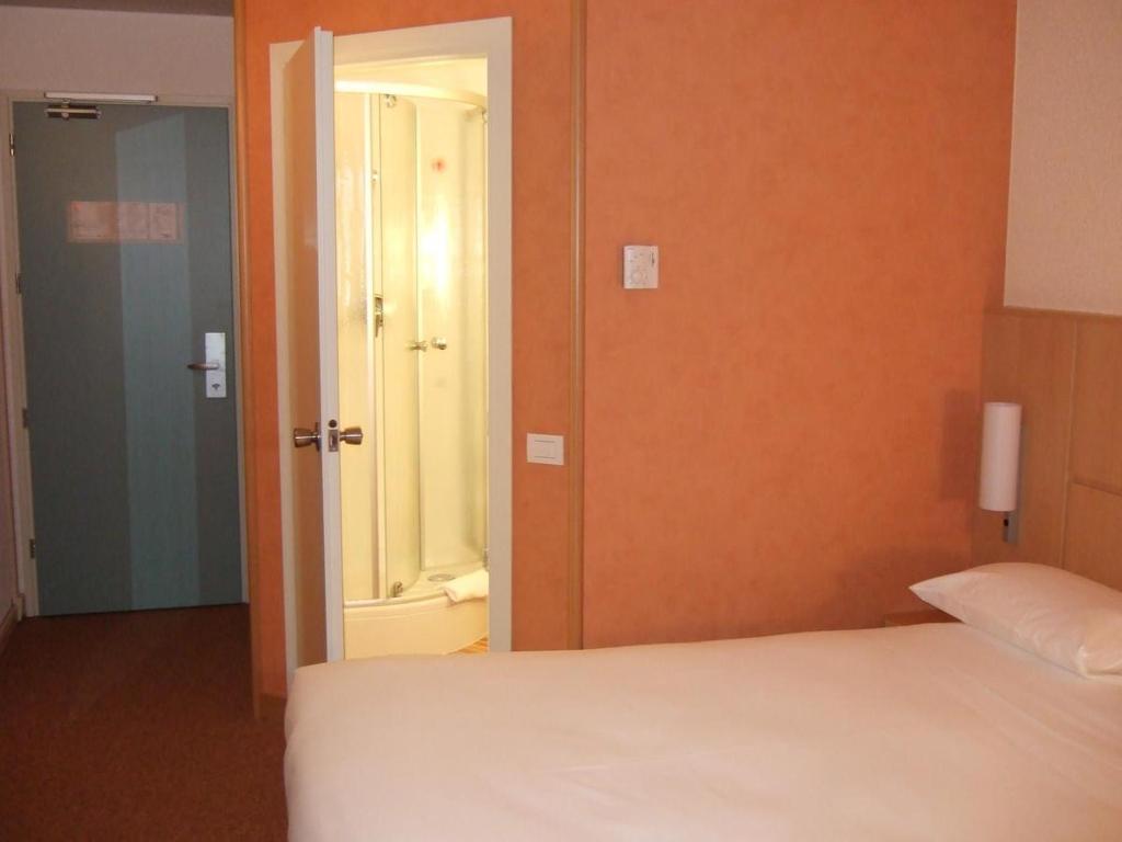 Ibis Como