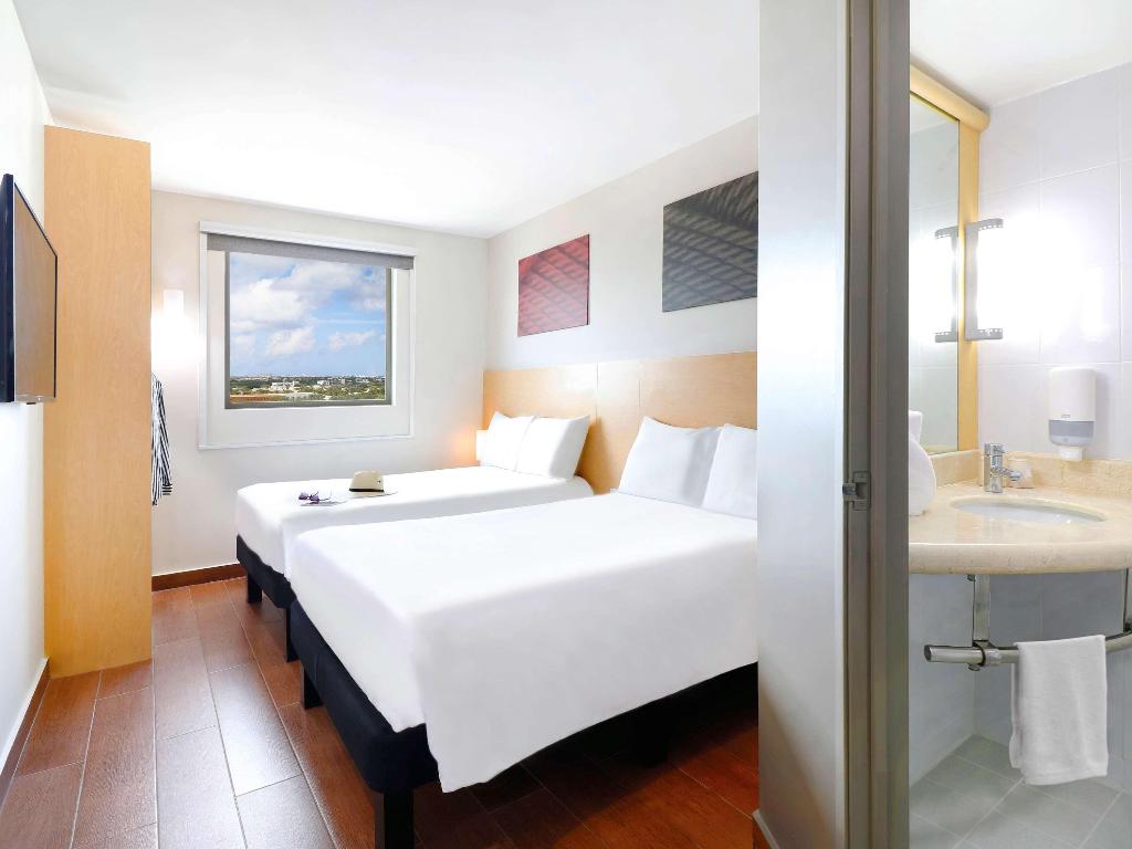 ibis Cancun Centro