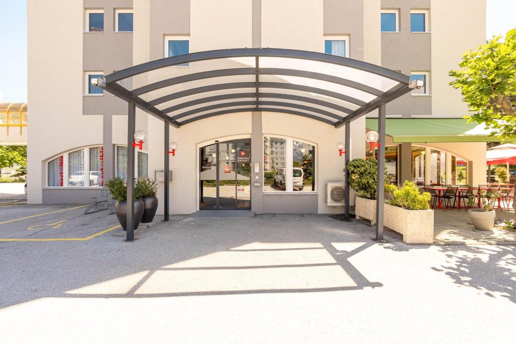ibis Sion
