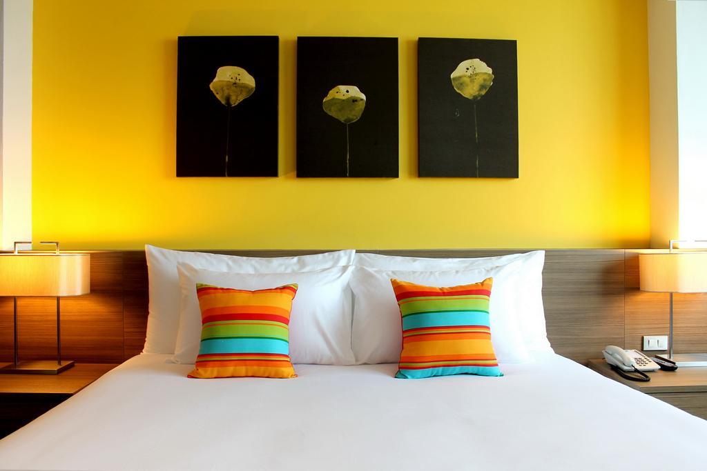 Centara Life Government Complex Hotel & Convention