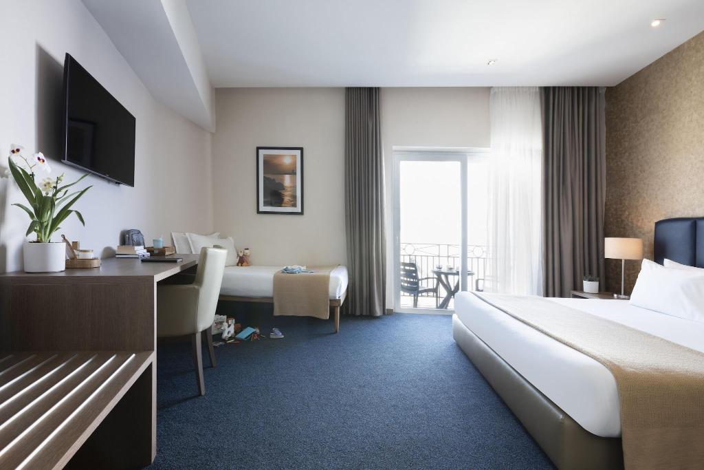 hotel-thumb