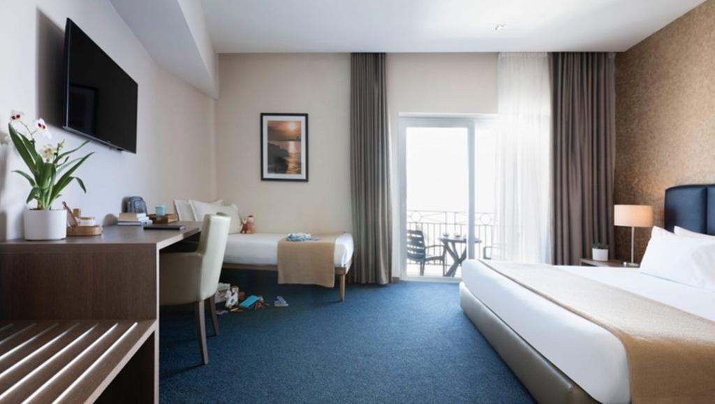 hotel-thumb