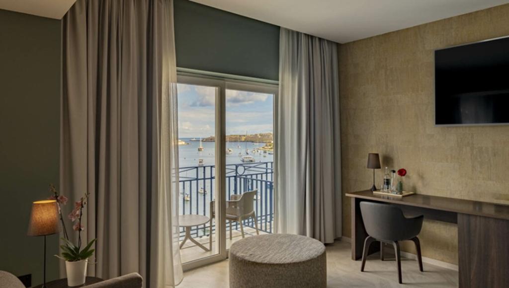 hotel-thumb