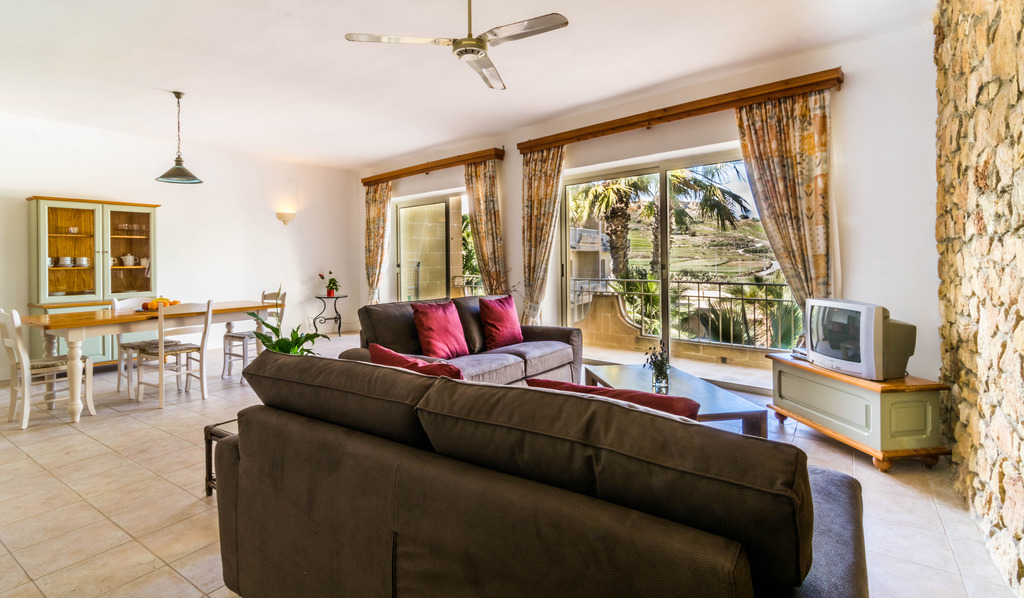 Ta Frenc Apartments — property photo 1