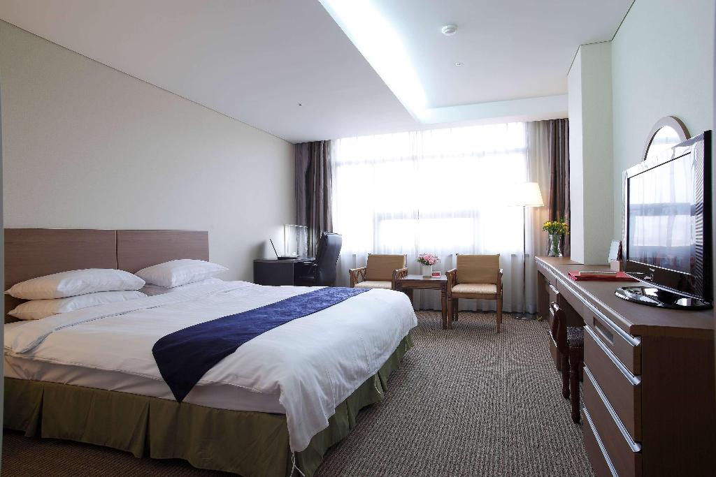 Ramada Dongtan Hotel