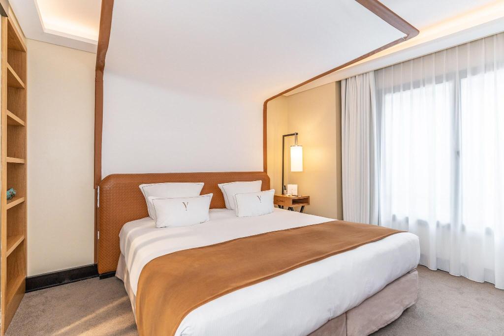 Five Seas Hotel