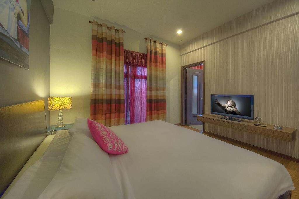 Arenaa Deluxe Boutique Hotel