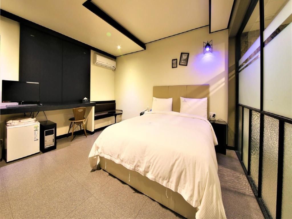 Elysee Hotel
