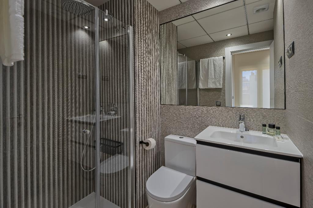 Hotel Apartamentos Suites Oficentro Original, Spanien, Malaga. Großes 2