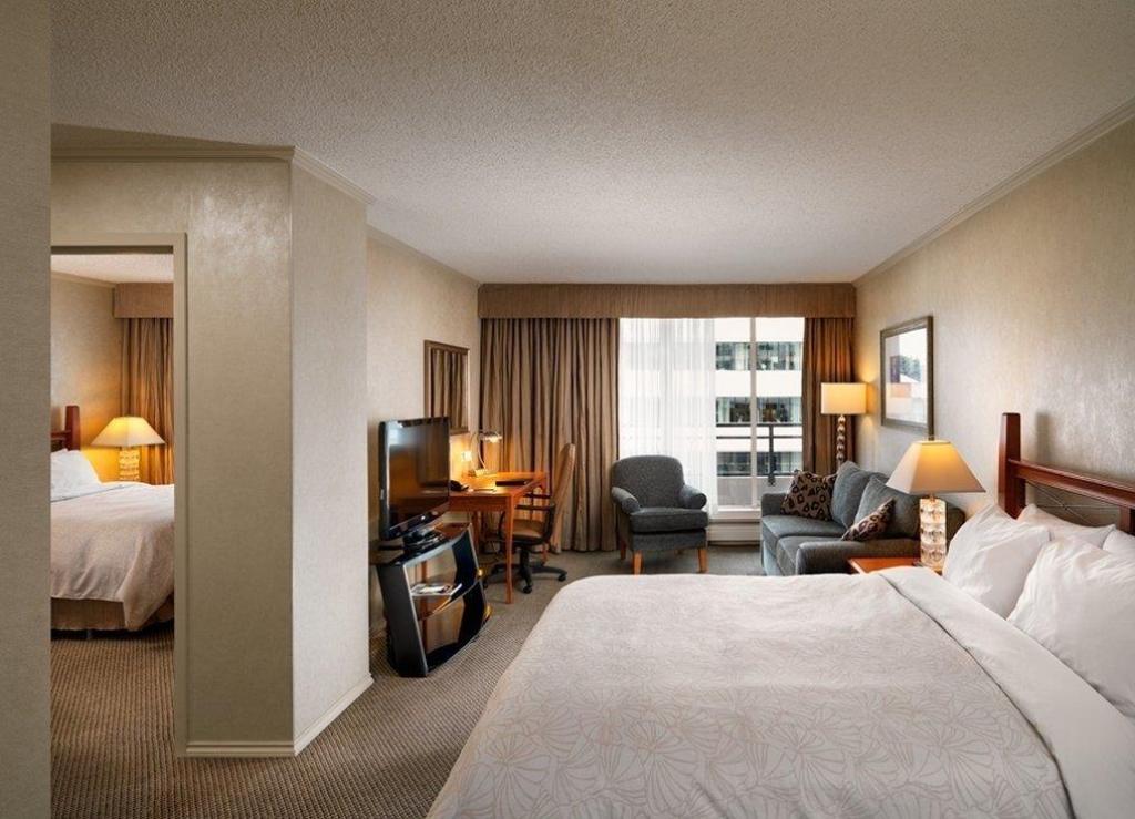 Chateau Victoria Hotel & Suites