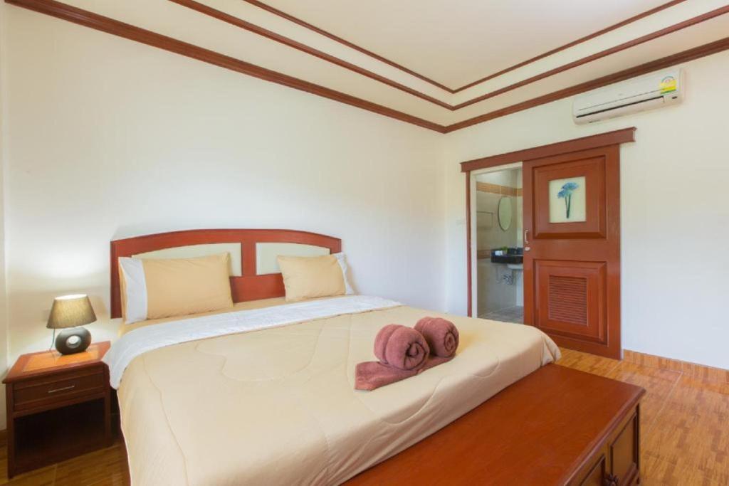 Patong Rai Rum Yen