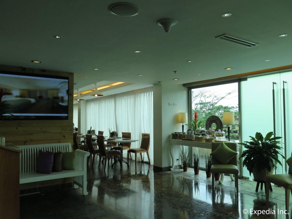 One Tagaytay Place Hotel Suites