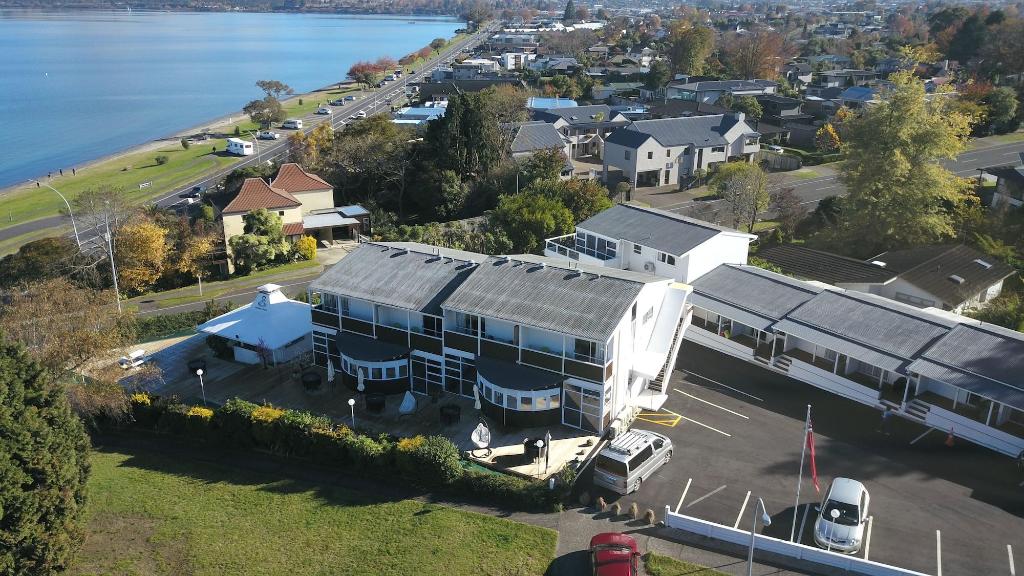 Lakefront Motor Lodge Thermal Spa