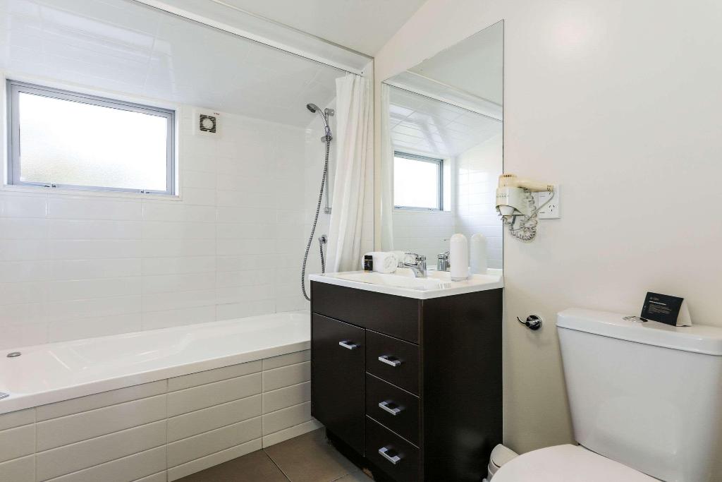 Quality Suites Amore