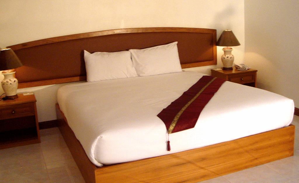 Golden Land Hotel
