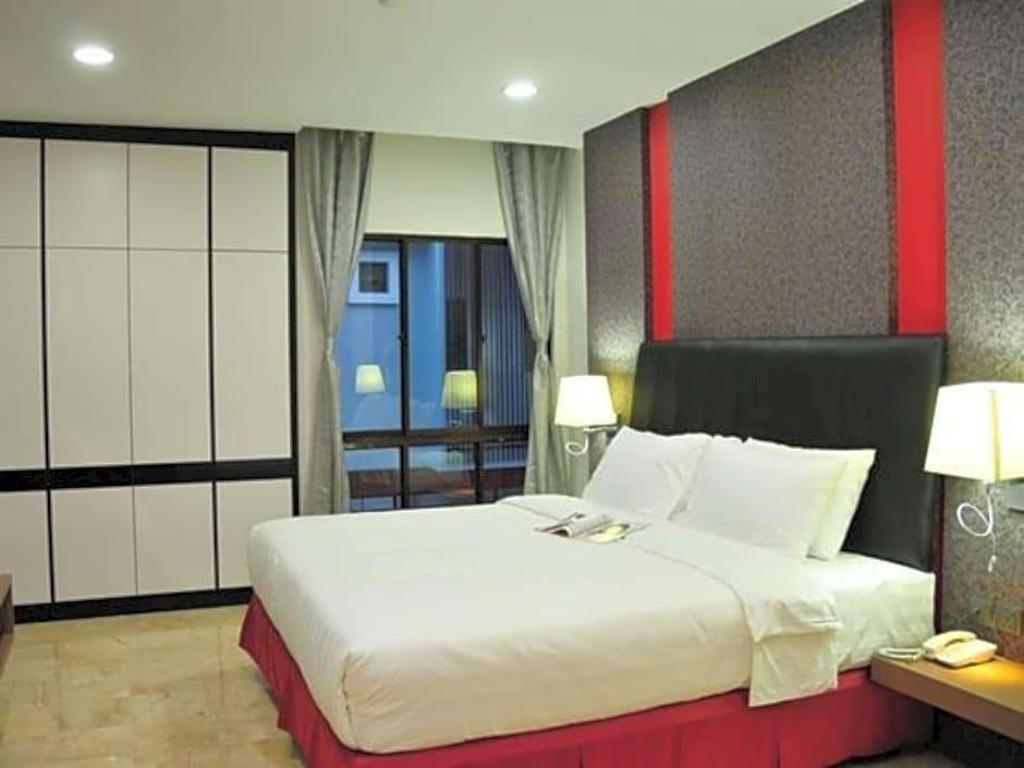 The Centro Hotel  Residence