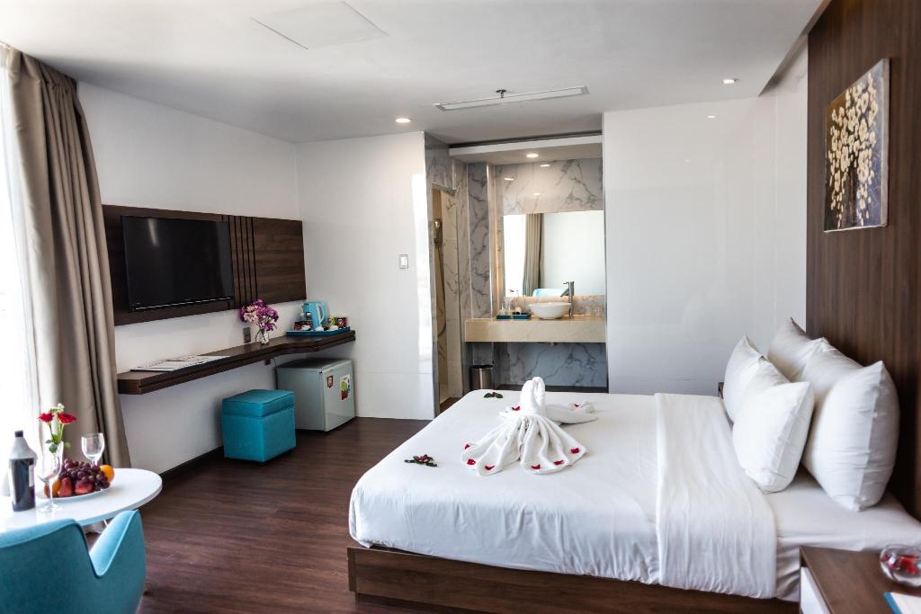 Gold Hotel