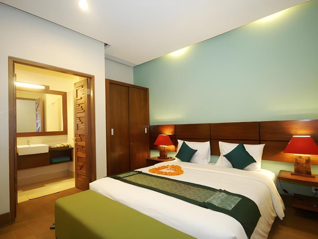 The Green Zhurga Suites