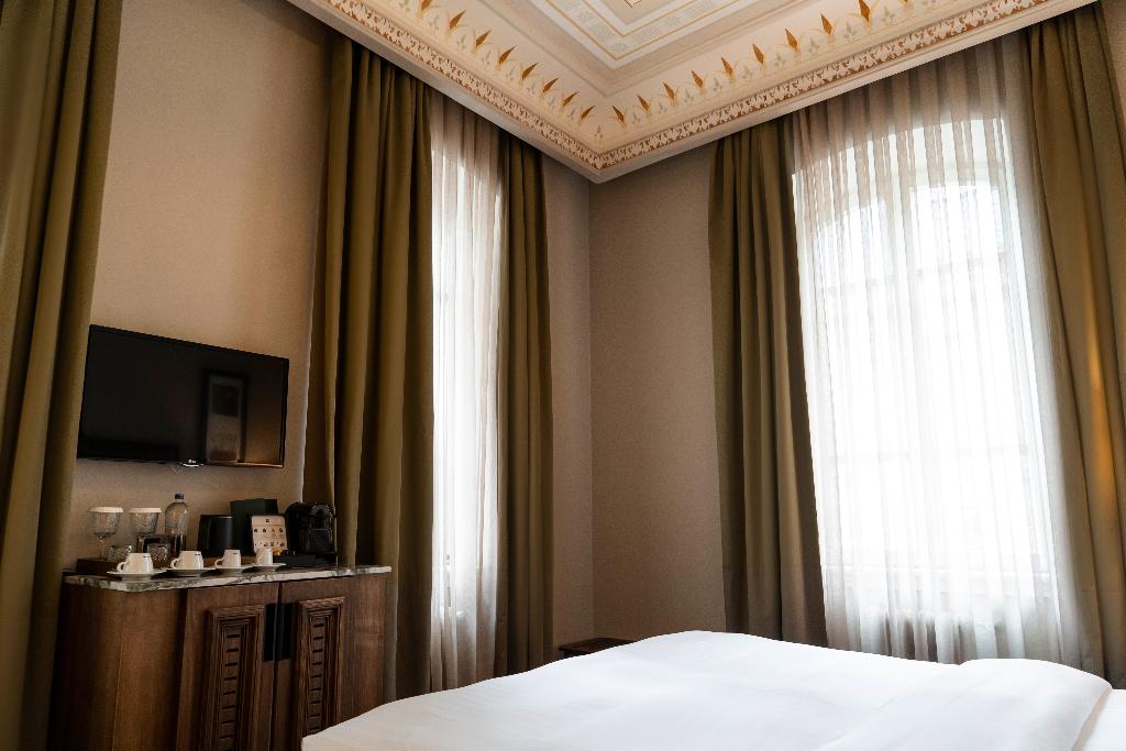 hotel-thumb