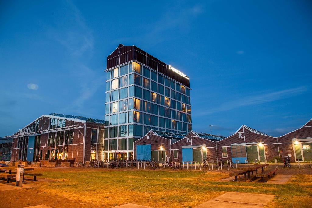 DoubleTree by Hilton NDSM Wharf