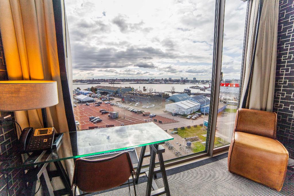 DoubleTree by Hilton NDSM Wharf