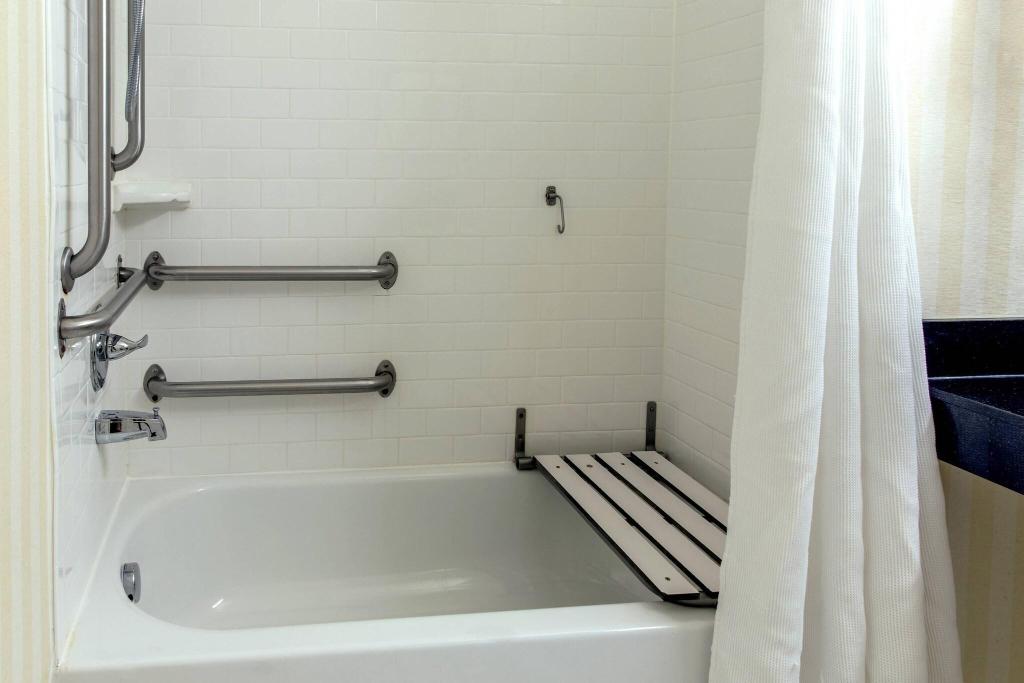Fairfield Inn & Suites Canton