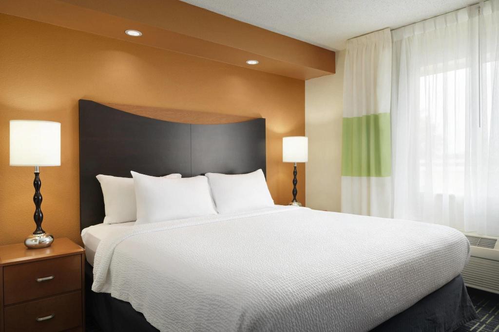 Fairfield Inn & Suites Champaign