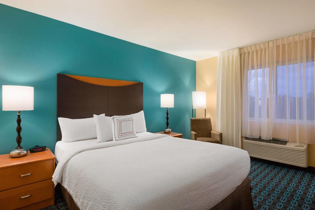 Comfort Inn & Suites (Houston North)