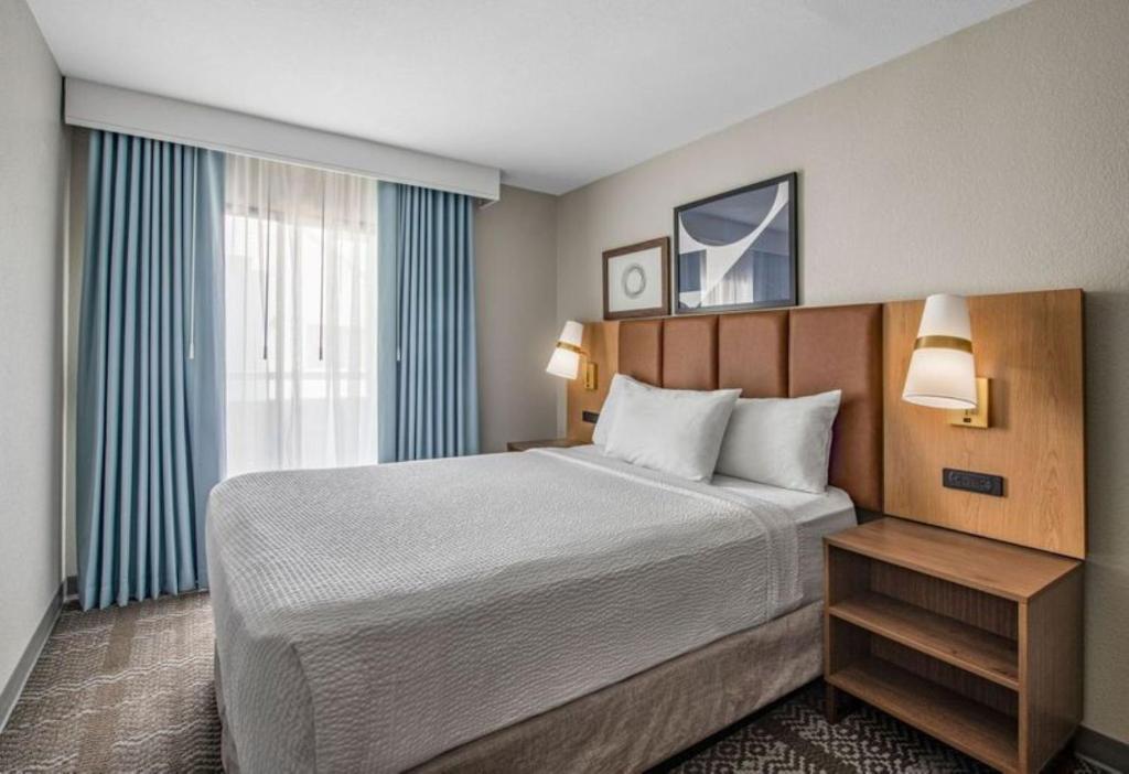 Staybridge Suites Oxnard - River Ridge