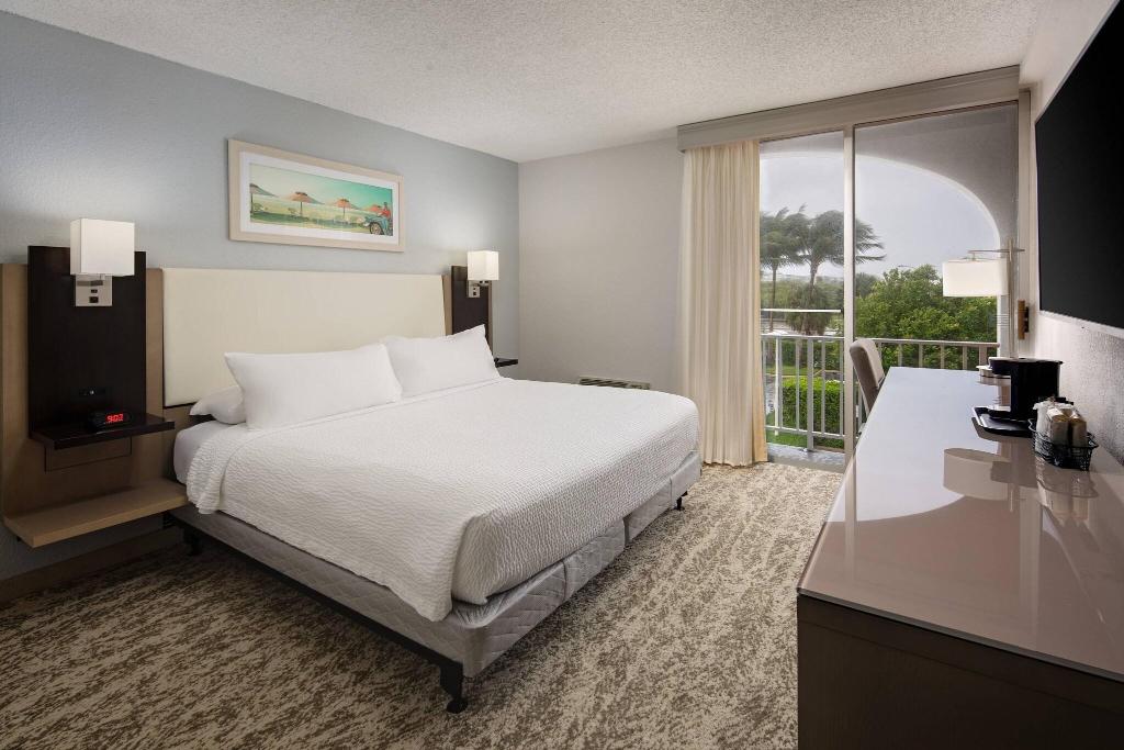 Fairfield Inn & Suites Palm Beach