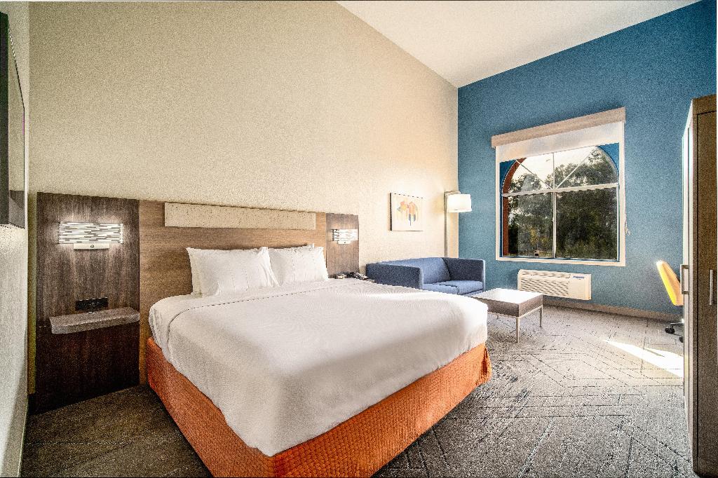 Holiday Inn Express & Suites Phoenix - Mesa West