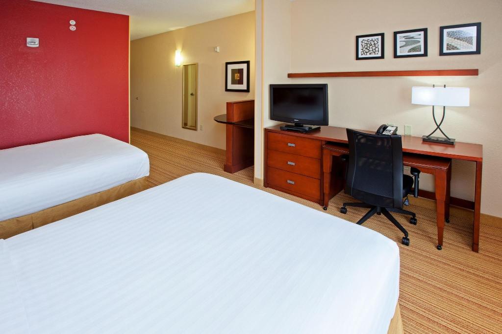 Courtyard by Marriott Louisville Northeast