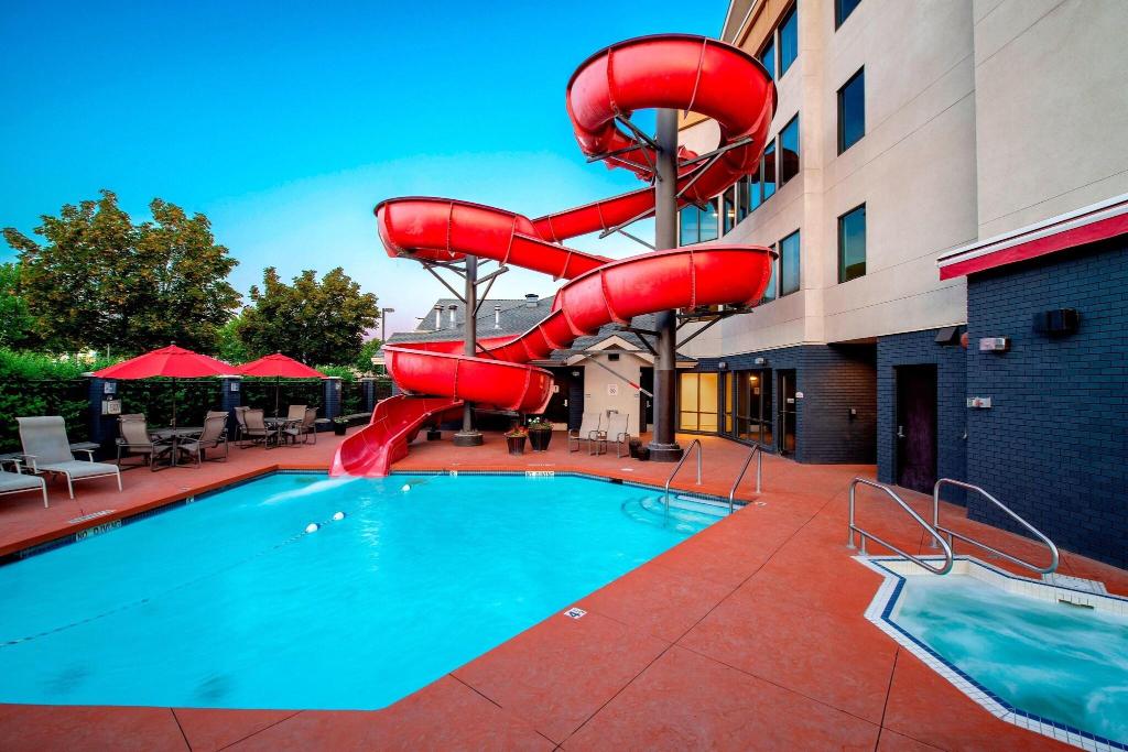 Fairfield Inn and Suites by Marriott Kelowna