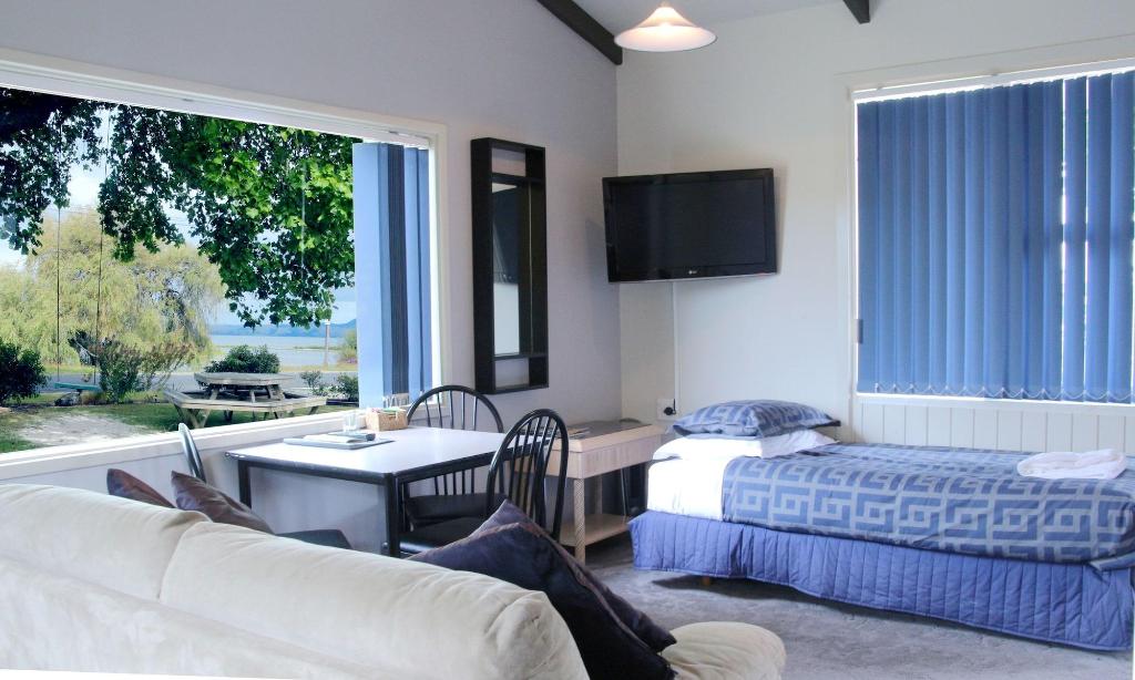 Waiteti Lakefront Motel