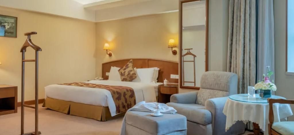 Dolton Resort Hotel