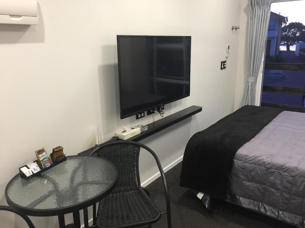 Bucklands Beach Waterfront Motel  Resort