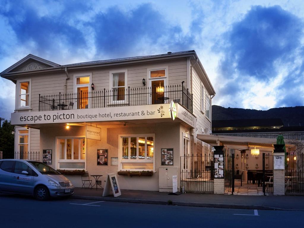 Escape to Picton Hotel